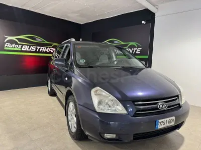 Usado Kia Carnival EX 185 CV (136 kW) 2008 Azul Monovolumen