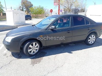 Usado Ford Mondeo Ghia 170 CV (125 kW) 2003 Negro Berlina
