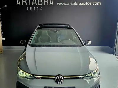 Usado VW Golf VIII GTI Clubsport 301 CV (221 kW) 2022 Gris / plata Berlina
