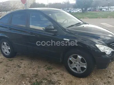 Usado SsangYong Actyon 141 CV (103 kW) 2006 Negro SUV