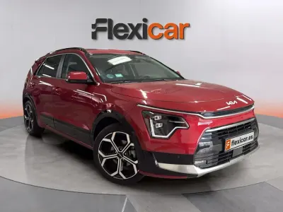 Usado Kia Niro 141 CV (103 kW) 2023 Granate SUV