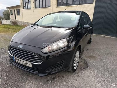 Usado Ford Fiesta Trend 75 CV (55 kW) 2013 Negro Utilitario