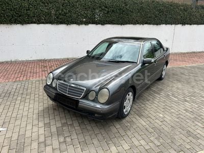 Mercedes E320