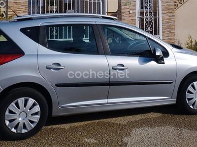 Usado Peugeot 207 Active 92 CV (67 kW) 2010 Gris / plata Familiar
