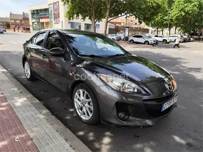 Usado Mazda 3 Active 115 CV (84 kW) 2012 Negro Berlina