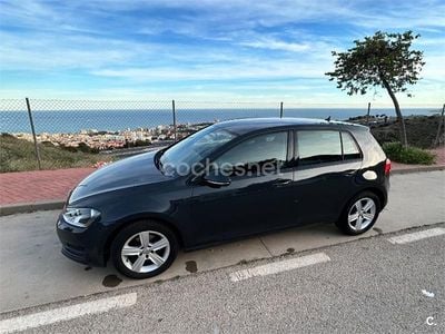 Usado VW Golf VII Advance 110 CV (80 kW) 2016 Gris / plata Berlina