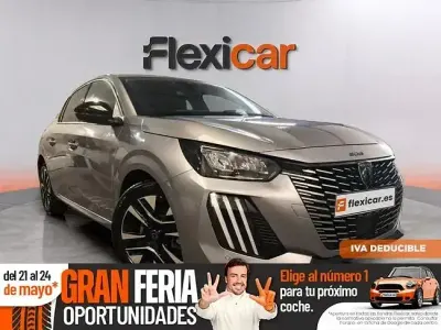 Usado Peugeot 208 Allure 100 CV (73 kW) 2025 Gris Utilitario