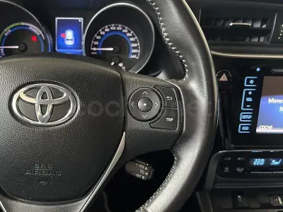 Usado Toyota Auris Hybrid