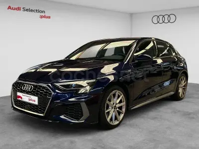 Usado Audi A3 Ambiente 110 CV (80 kW) 2021 Azul Berlina