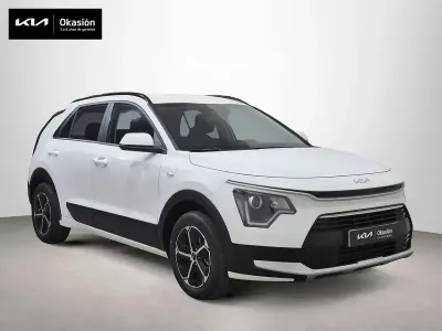 Usado Kia Niro 141 HP (103 kW) 2025 Branco SUV