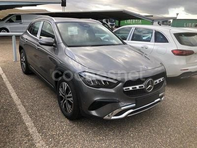 Negro Nuevo 2025 Mercedes GLA200 SUV | 39.900 €