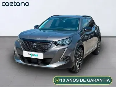 Usado Peugeot 2008 Allure 100 CV (73 kW) 2022 Gris / plata SUV