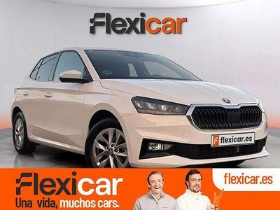 Usado Skoda Fabia Selection 95 CV (69 kW) 2024 Blanco Berlina