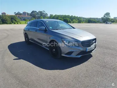 Usado Mercedes CLA220 177 CV (130 kW) 2015 Gris / plata Coupe