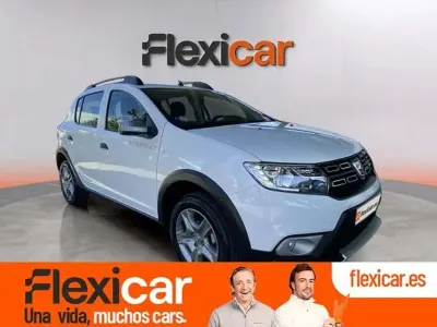 Usado Dacia Sandero Comfort 90 CV (66 kW) 2020 Blanco Utilitario