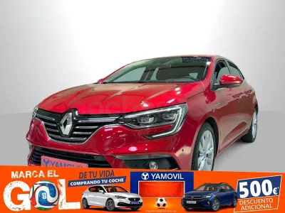 Usado Renault Mégane IV Zen 130 CV (95 kW) 2018 Rojo Berlina