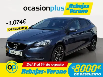Usado Volvo V40 Momentum 150 CV (110 kW) 2017 Azul Berlina