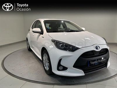 Usado Toyota Yaris Hybrid Business Edition 116 CV (85 kW) 2021 Blanco Berlina