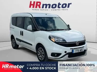 Usado Fiat Doblò Trekking 120 CV (88 kW) 2022 Blanco Monovolumen