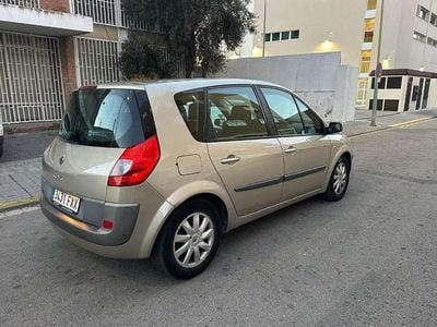 Beige Usado 2007 Renault Scénic II Monovolumen | 2450 € (Precio justo)