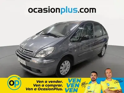 Usado Citroën Xsara Picasso Exclusive 117 CV (86 kW) 2004 Gris Monovolumen