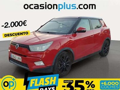 Usado Ssangyong (KGM) Tivoli Limited 116 CV (85 kW) 2015 Rojo SUV