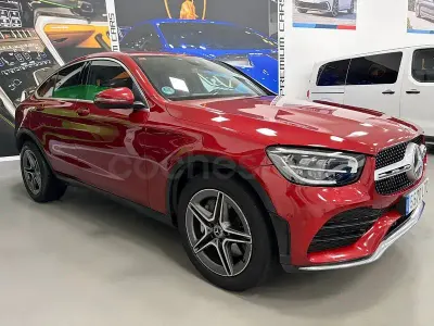 Usado Mercedes GLC220 194 CV (142 kW) 2022 Granate SUV