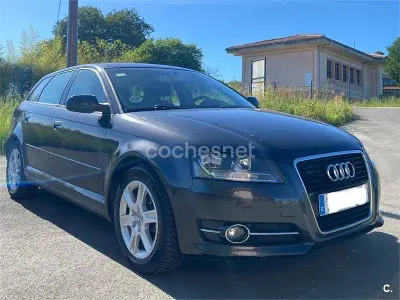 Usado Audi A3 Attraction 105 CV (77 kW) 2012 Negro Utilitario