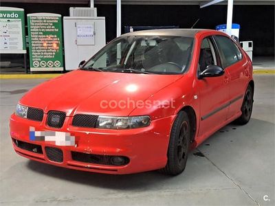 Rojo Usado 2003 Seat Leon Sport Berlina | 2000 € (Precio justo)