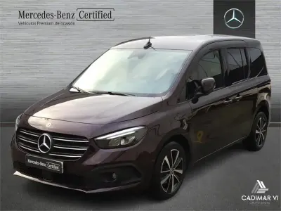 Käytetty Mercedes T180 116 HP (85 kW) 2025 Punainen Tila-auto