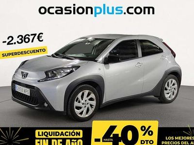 Gris Usado 2024 Toyota Aygo Play Utilitario | 12.623 € (Precio justo)
