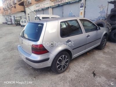 Usado VW Golf IV Highline 105 CV (77 kW) 2002 Gris / plata Familiar