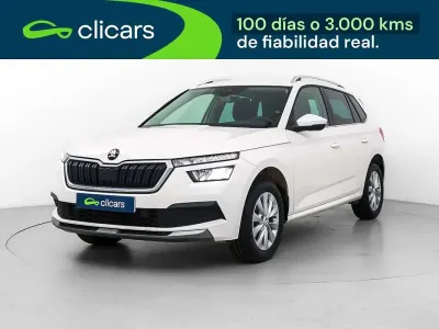 Usado Skoda Kamiq Ambition 110 CV (80 kW) 2022 Blanco SUV
