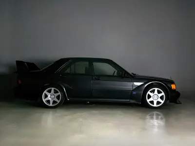 Usado Mercedes 190 109 CV (80 kW) 1993 Negro Berlina