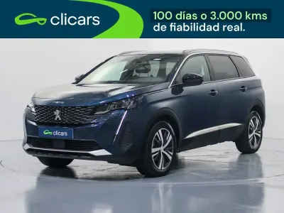 Usado Peugeot 5008 Allure 130 CV (95 kW) 2024 Verde SUV