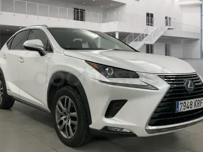Usado Lexus NX300h Executive Line 197 CV (144 kW) 2018 Blanco SUV