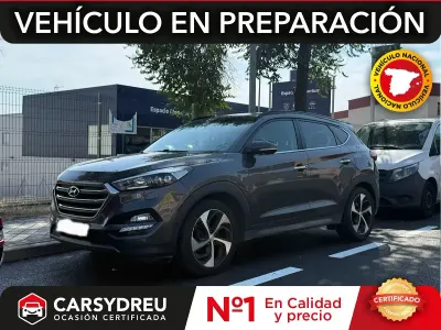 Usado Hyundai Tucson Style 177 CV (130 kW) 2016 Gris / plata SUV