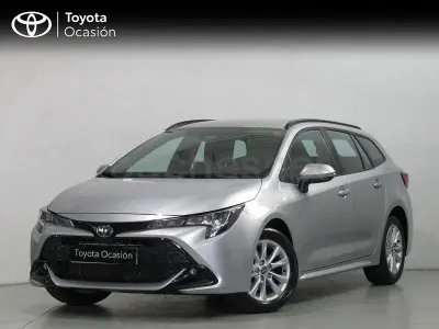 Usado Toyota Corolla Active 140 CV (102 kW) 2025 Gris / plata Familiar