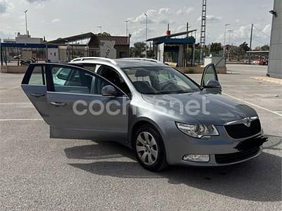 Gris / plata Usado 2012 Skoda Superb Ambition Familiar | 3700 €