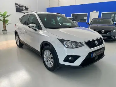 Usado Seat Arona Style 110 CV (80 kW) 2021 Blanco SUV