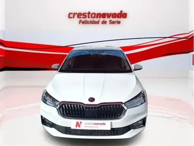 Käytetty Skoda Fabia Essence 80 HP (58 kW) 2024 Valkoinen Viistoperä