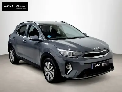 Usado Kia Stonic 120 CV (88 kW) 2022 Gris SUV