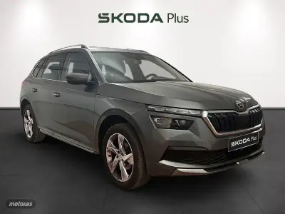 Usado Skoda Kamiq Style 150 CV (110 kW) 2022 Gris SUV
