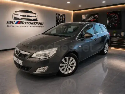 Usado Opel Astra Sportive 125 CV (91 kW) 2012 Gris / plata Familiar