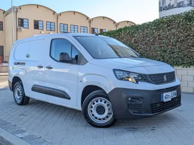 Usado Peugeot Partner Premium 100 CV (73 kW) 2021 Blanco Monovolumen
