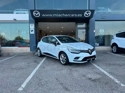 Usado Renault Clio IV Dynamique 95 CV (69 kW) 2016 Blanco Berlina