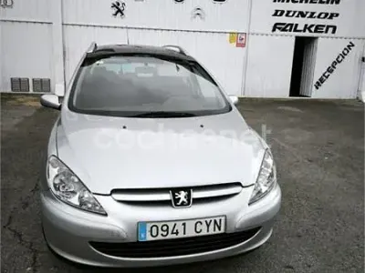 Usado Peugeot 307 90 CV (66 kW) 2004 Gris / plata Berlina