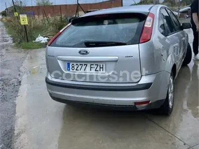 Käytetty Ford Focus Trend 115 HP (84 kW) 2008 Harmaa Sedan