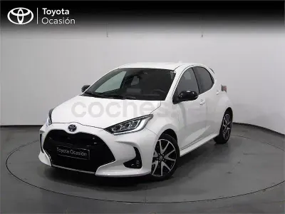 Usado Toyota Yaris Hybrid Style 116 CV (85 kW) 2022 Blanco Berlina