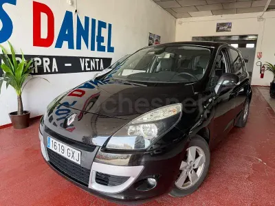 Usado Renault Scénic Dynamique 105 CV (77 kW) 2010 Negro Monovolumen